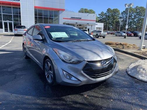 2013 Hyundai ELANTRA SE