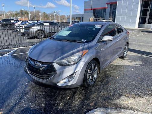 2013 Hyundai ELANTRA SE