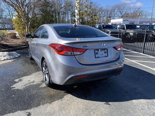 2013 Hyundai ELANTRA SE
