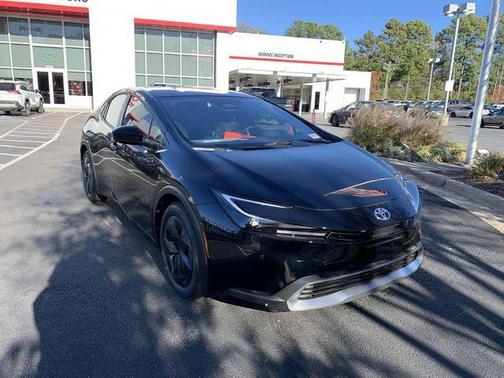 2026 Toyota Prius Plug-In Hybrid SE