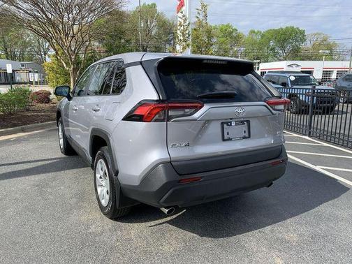 Silver Sky 2022 Toyota RAV4 LE