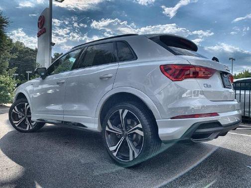 Glacier White Metallic 2023 Audi Q3 45 S line Premium Plus