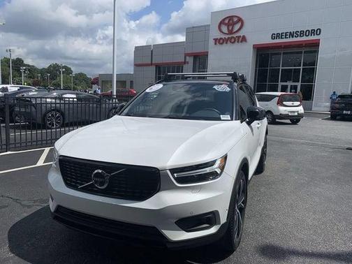 Crystal White 2020 Volvo XC40 T5 R-Design