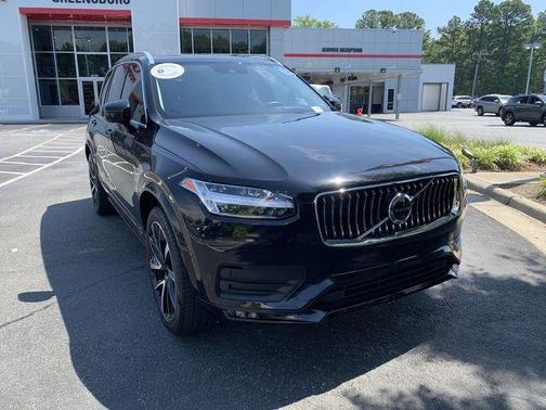 Onyx Black Metallic 2022 Volvo XC90 T6 Momentum