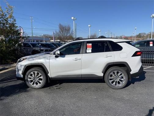 2025 Toyota RAV4 XLE Premium
