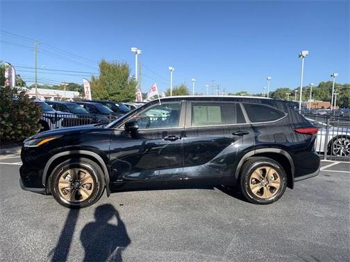 2023 Toyota Highlander Hybrid Bronze Edition