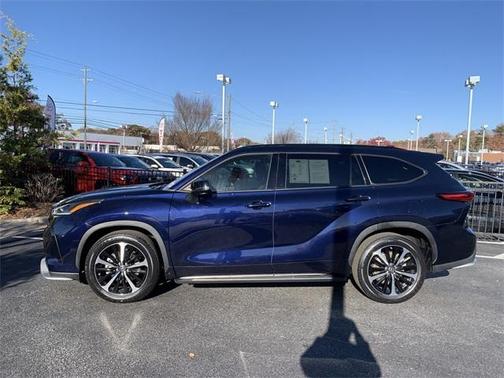 2022 Toyota Highlander XSE