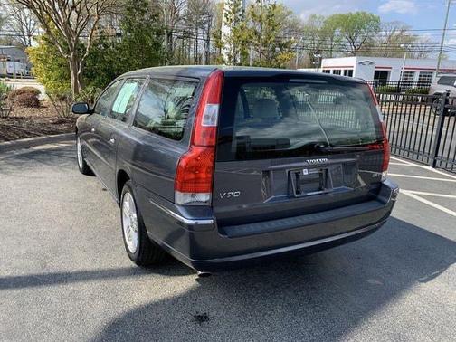 Barents Blue 2007 Volvo V70 2.5T