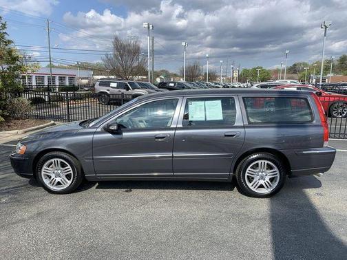 Sonic Blue Metallic 2007 Volvo V70 2.5T