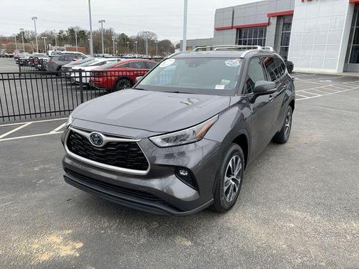 2022 Toyota Highlander Hybrid XLE
