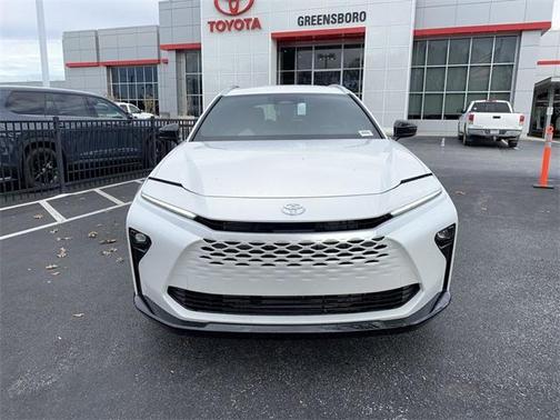 2025 Toyota Crown Signia XLE