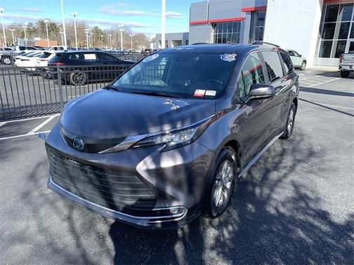 2022 Toyota Sienna XLE