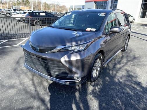 2022 Toyota Sienna XLE
