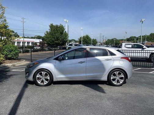 Shimmering Silver Metallic 2013 Hyundai Elantra GT Base