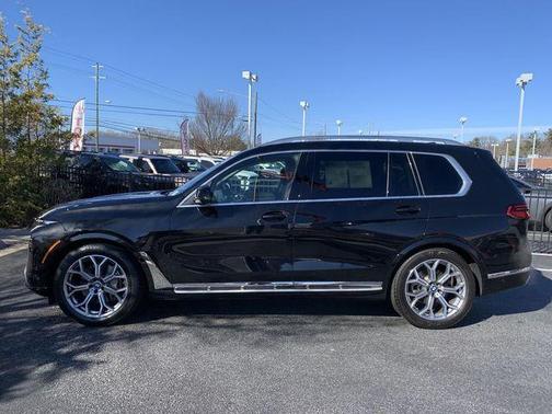 2025 BMW X7 xDrive40i