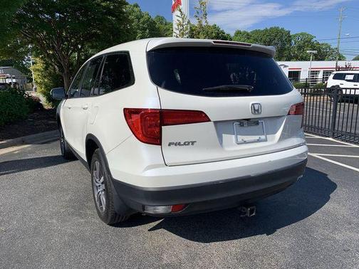 White Diamond Pearl 2016 Honda Pilot EX-L