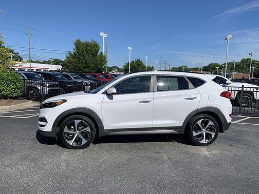 Dazzling White 2016 Hyundai TUCSON Limited