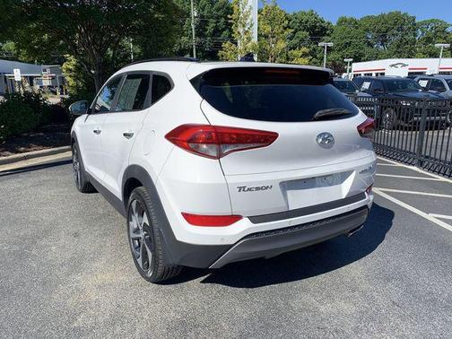 Dazzling White 2016 Hyundai TUCSON Limited