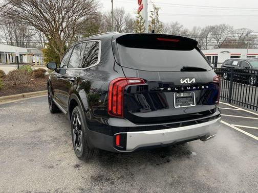 Ebony Black 2023 Kia Telluride S