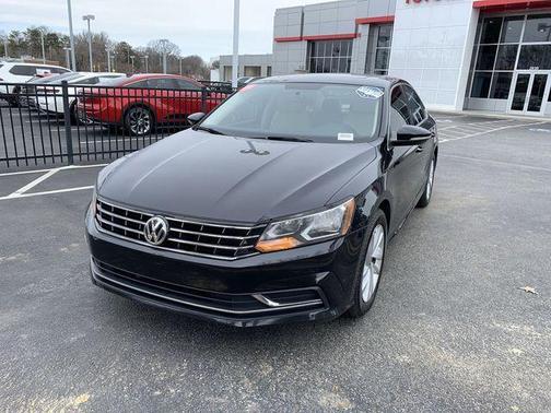 2018 Volkswagen Passat 2.0T SE