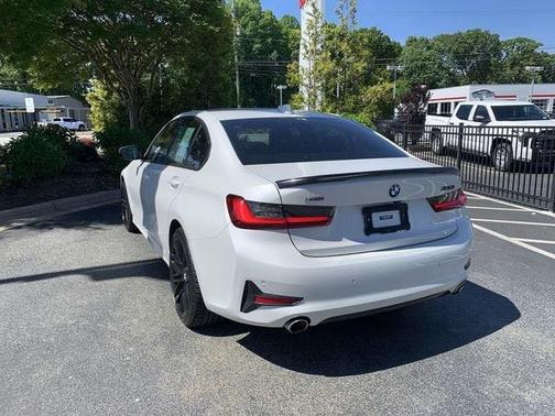 Mineral White Metallic 2022 BMW 330 xDrive