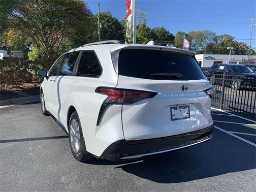 2023 Toyota Sienna Limited