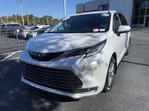 2023 Toyota Sienna Limited