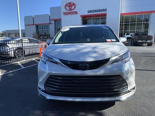 2023 Toyota Sienna Limited