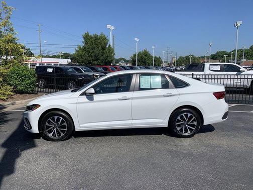 Pure White 2025 Volkswagen Jetta 1.5T S