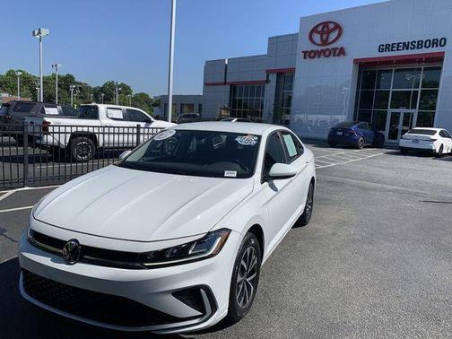 Pure White 2025 Volkswagen Jetta 1.5T S