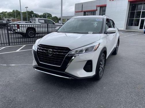 Aspen White Tricoat 2021 Nissan Kicks SV