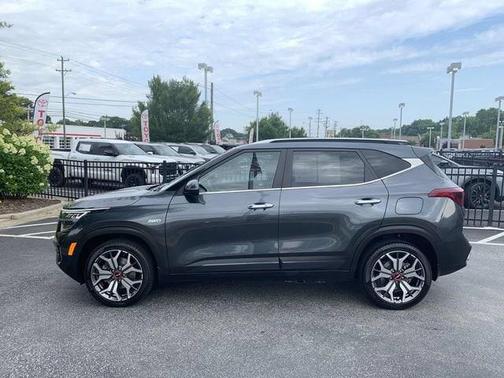 Gravity Gray 2022 Kia Seltos SX Turbo