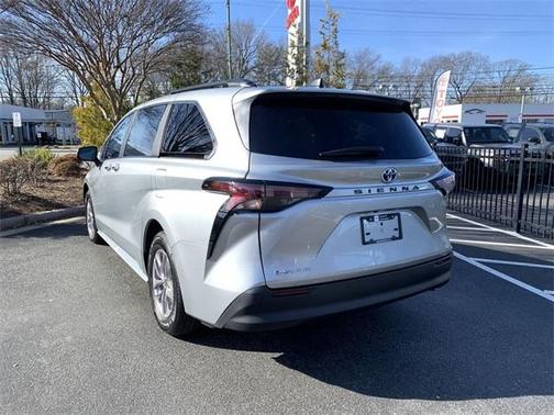2025 Toyota Sienna XLE