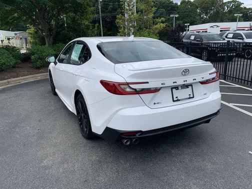 Ice Cap 2025 Toyota Camry SE