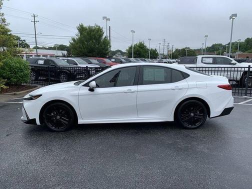 Ice Cap 2026 Toyota Camry SE