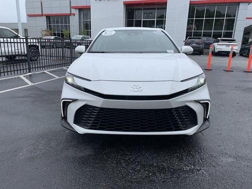 Ice Cap 2026 Toyota Camry SE