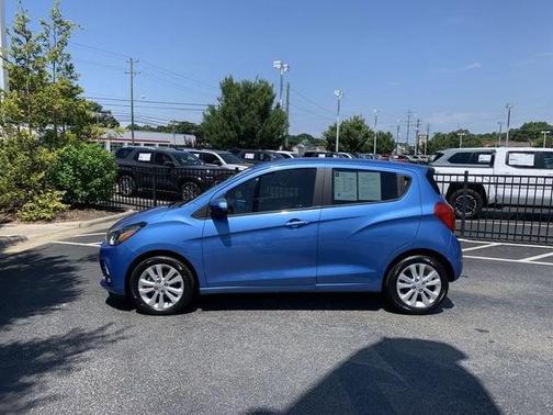 Splash Metallic 2017 Chevrolet Spark 1LT