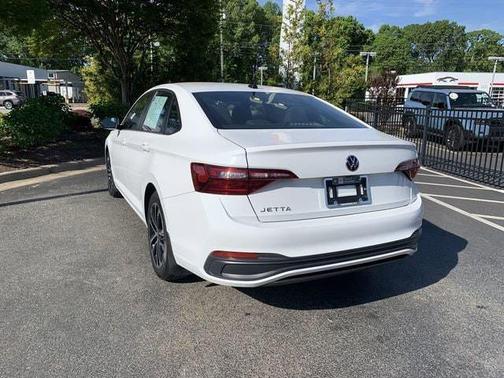 Pure White 2022 Volkswagen Jetta 1.5T Sport