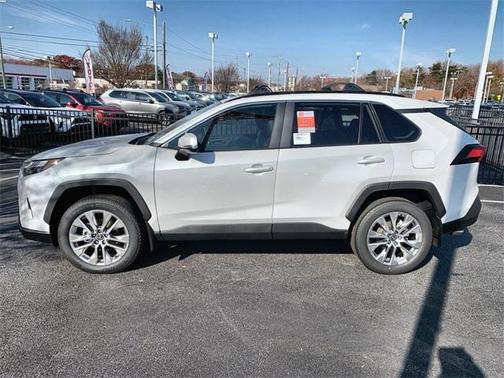 2025 Toyota RAV4 XLE Premium