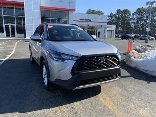 2024 Toyota Corolla Cross LE