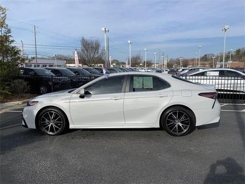 2024 Toyota Camry SE