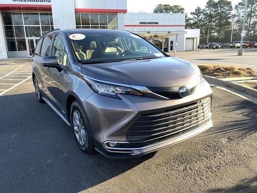 2021 Toyota Sienna XLE
