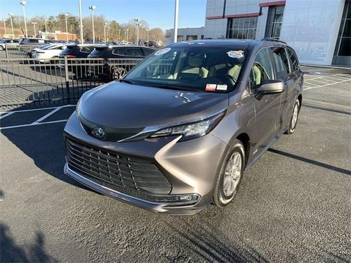 2021 Toyota Sienna XLE