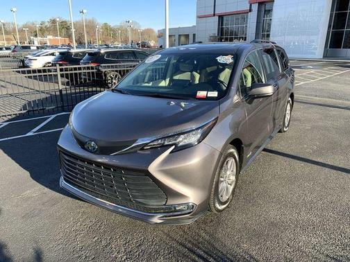 2021 Toyota Sienna XLE