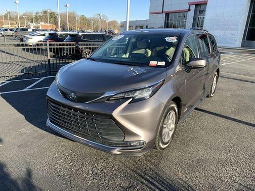 2021 Toyota Sienna XLE