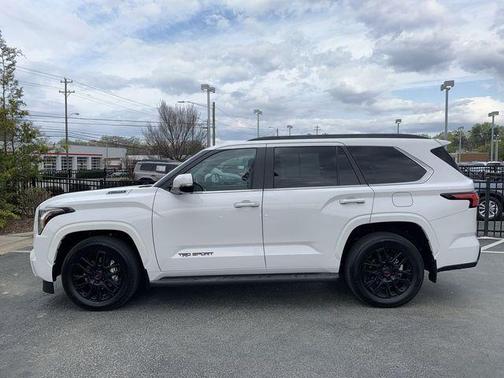 2024 Toyota Sequoia SR5