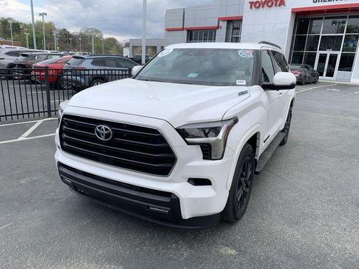 2024 Toyota Sequoia SR5
