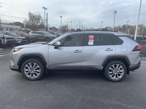 2025 Toyota RAV4 XLE Premium