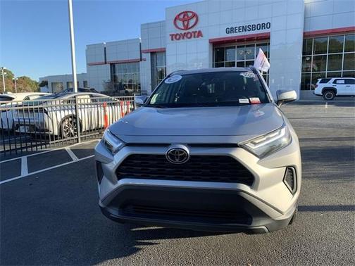 2022 Toyota RAV4 XLE