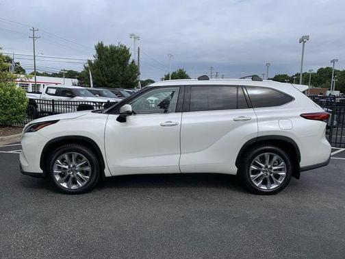 Blizzard Pearl 2021 Toyota Highlander Limited